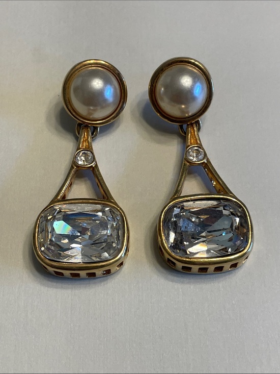 Jewelry - Vintage Swarovski Crystal Drop Earrings
